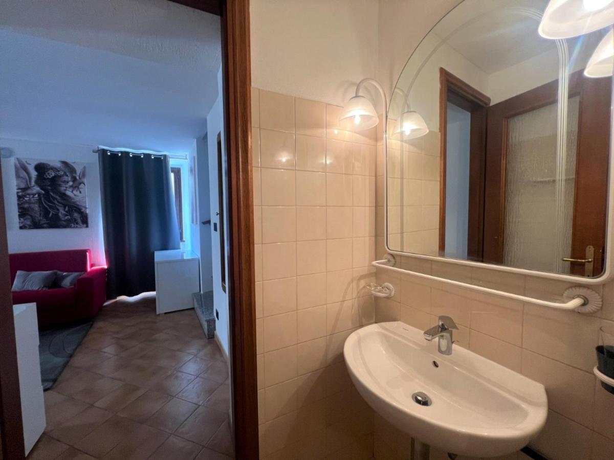 Apartment In Central Square With Lake View لينّو المظهر الخارجي الصورة