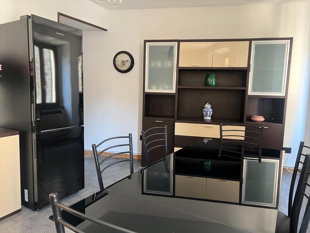 Apartment In Central Square With Lake View لينّو المظهر الخارجي الصورة