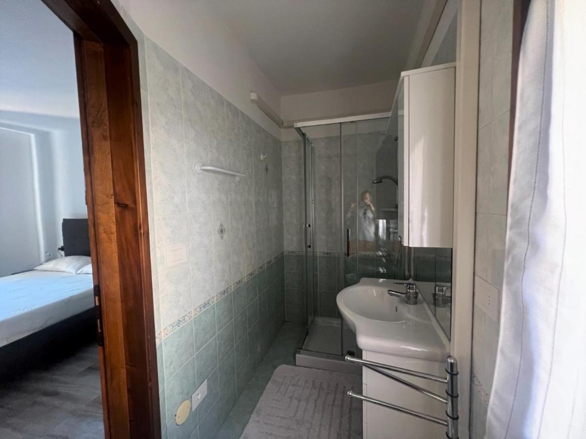 Apartment In Central Square With Lake View لينّو المظهر الخارجي الصورة